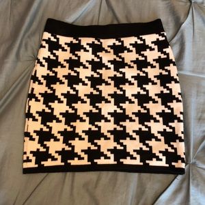 Houndstooth Forever 21 skirt